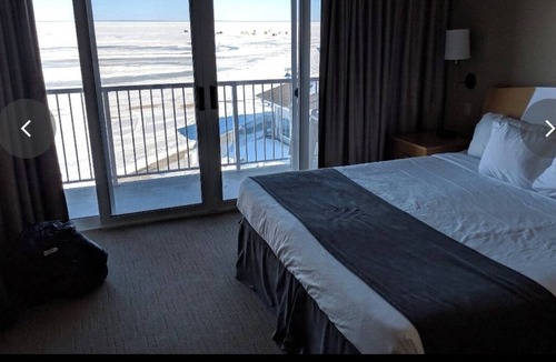 Gimli Condo | Top floor Lakeview Hotel 1 Bd available July 31 - Aug 7 Icelandic festival week