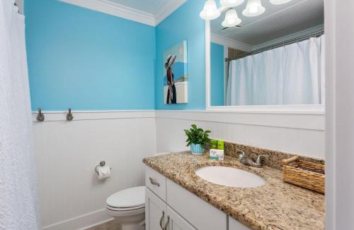 Kings Grant House | Tranquil Coastal Escape Hot tub & Garage Gym