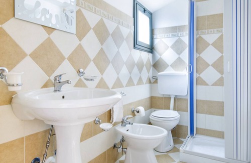 Campofelice di Roccella Villa | Triple Room with Terrace 2nd floor Via S.Cipolla 3