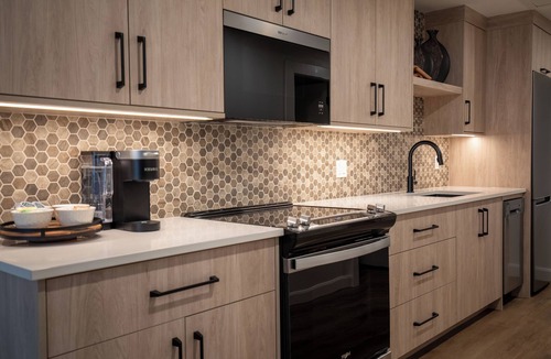 Regional District of Nanaimo Hotel | Tropical Suite 203 - The Agora a Boutique Hotel