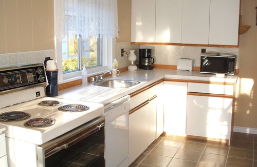 Turkey Point Cottage | True Beach Front Cottage in Turkey Point. Rare find.