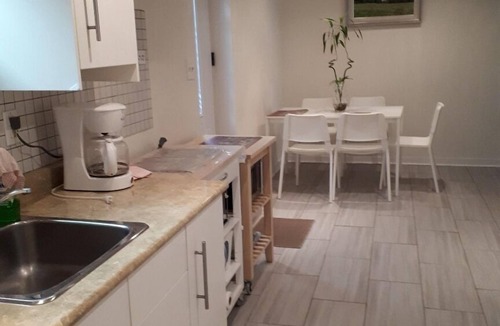 Killarney House | Two-bedroom place, quiet street, near skytrain and groceries, Vancouver