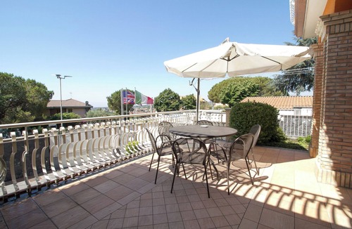 Trecastagni Apartment | Two-Bedroom Sea View Apartment