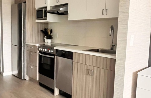 North Glenmore Apartment | UBCO Stylish Studio Condo in Kelowna, BC.