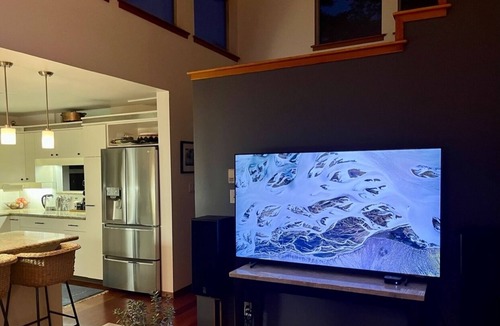 Fairfield House | UNIQUE ARCHITECTURAL HOME ON MOSS ROCK