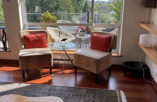Fairfield House | UNIQUE ARCHITECTURAL HOME ON MOSS ROCK
