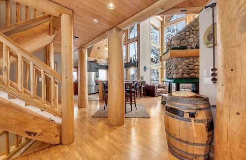 Okanagan-Similkameen Cabin | Unique ski cabin at Apex Mountain