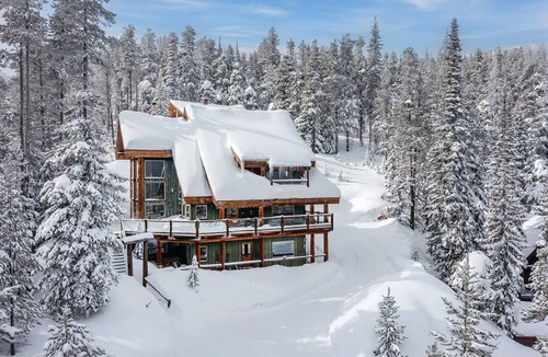 Okanagan-Similkameen Cabin | Unique ski cabin at Apex Mountain