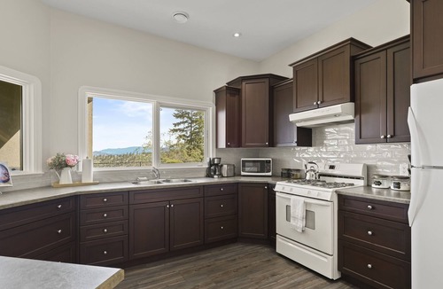 Southwest Mission House | Unobstructed View Of the Lake/City/Mountains -2 Bedroom&Den - Sleeps 5