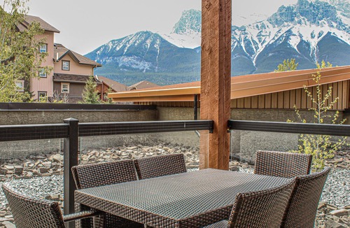 Cougar Creek Condo | Upgraded Cozy 3 Bdrm Corner Suite, Great Mountain Views, Resort and Spa