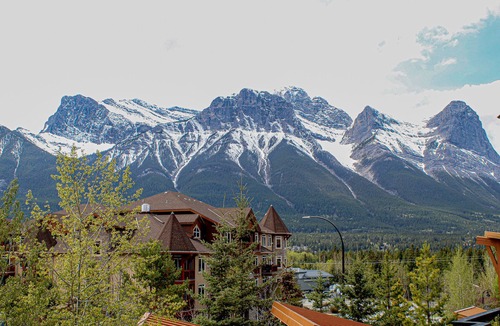 Cougar Creek Condo | Upgraded Cozy 3 Bdrm Corner Suite, Great Mountain Views, Resort and Spa
