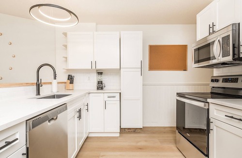 Lethbridge Condo | Upper 2 bed/2 bath Condo on Paradise Golf Course
