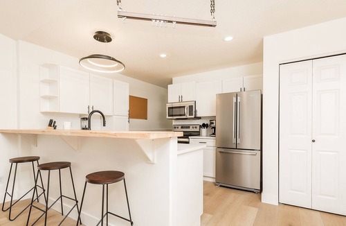 Lethbridge Condo | Upper 2 bed/2 bath Condo on Paradise Golf Course