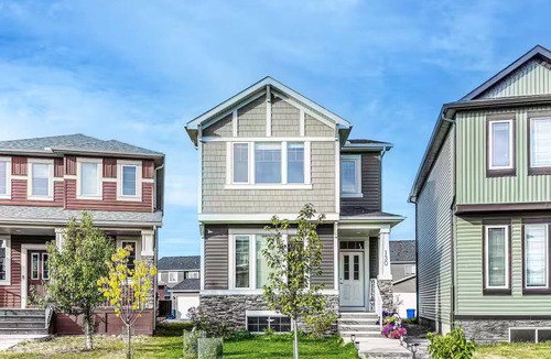 Evanston House | Use this space to grab a guest's attention by highlighting key amenities