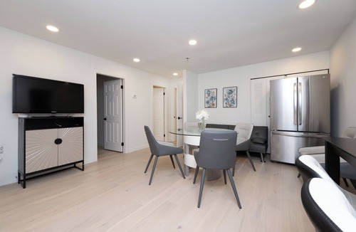 Arbutus Ridge House | Vancouver Retreat near UBC & Kitsilano Beach