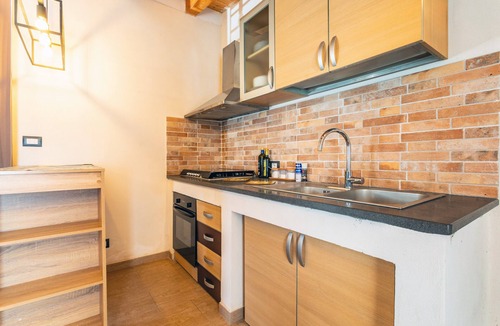 San Giovanni la Punta Apartment | Vanilla Bay Dep Apartment with Private Pool, Private Garden, and Air Conditioning