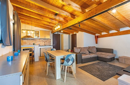 San Giovanni la Punta Apartment | Vanilla Bay Dep Apartment with Private Pool, Private Garden, and Air Conditioning
