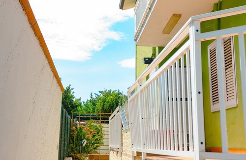 San Leone Apartment | Vbeb Macrame Rooms Agrigento 'Double Room with External Bathroom' with Balcony, Wi-Fi and Air Conditioning