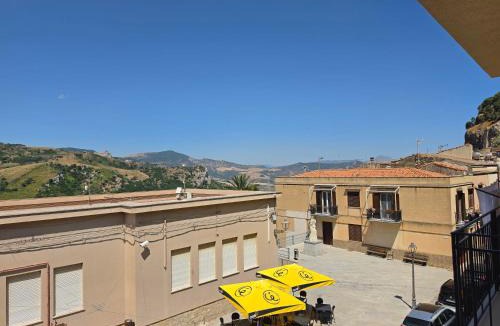 Caltavuturo Apartment | VeraLuce