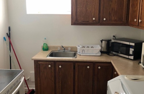 Cote-Saint-Luc Apartment | Very large and bright and clean semi basement 2 rooms apartment in Cote St-Luc