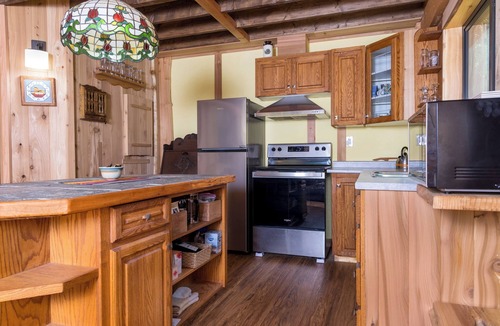 Yellow Point Cottage | Very private and peaceful Arbutus cottage in Yellow Point.