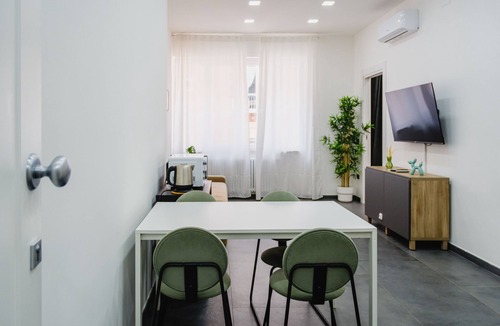 Chiaia Apartment | Via Niccolò Tommaseo 4 - appartamento 6