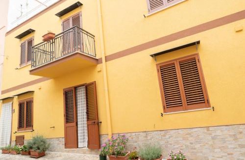 Ustica Apartment | Via San Bartolomeo primo piano e terrazzo