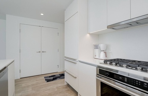 Victoria Condo | Vic West Gem, workspace, 2 parking spots, AC, Harbor Views off big balcony & Outdoor pool/lounge