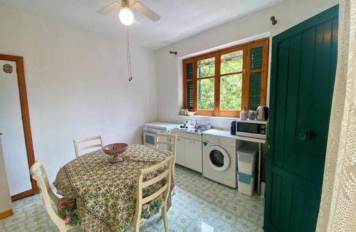 Carini Villa | Villa 150 meters from the sea and 5 km from the airport. Villa Melina.