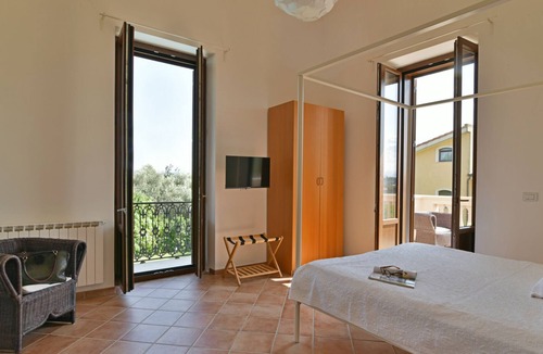 Milazzo Villa | Villa Afrodite 8, Emma Villas
