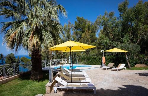 Torre Colonna-sperone House | Villa al mare con piscina tra Palermo e Cefalù