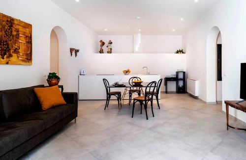 Trapani Apartment | Villa Angelina, il magazzino delle botti: two bedrooms & two bathrooms apartment