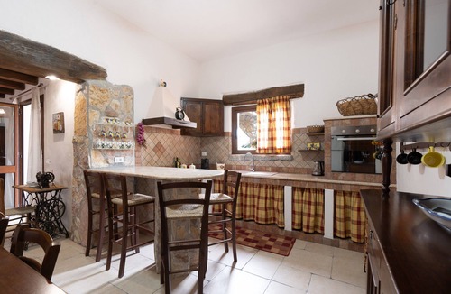 Buseto Palizzolo Villa | Villa Anna with Private Pool, Mountain Views, Wi-Fi, and Air Conditioning