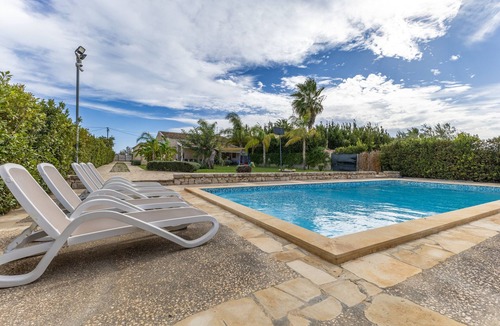 Scicli Villa | Villa 'Antica Aia Relax' with Private Pool, Wi-Fi and Air Conditioning