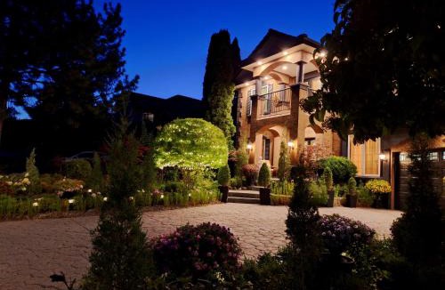 Quail Ridge Bed & Breakfast | Villa Bellissimo FranTállia - Résidence & Galleríseum