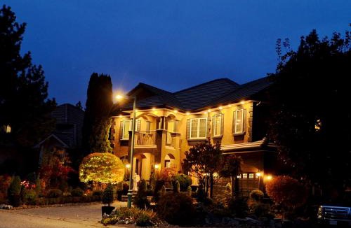 Quail Ridge Bed & Breakfast | Villa Bellissimo FranTállia - Résidence & Galleríseum