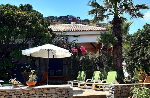 San Vito Lo Capo Villa | Villa Calamancina99 San Vito Lo Capo ideal for free climbing activities.