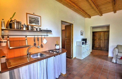 Mirto House | Villa Calesse B: A characteristic and welcoming independent house surrounded by meadows and by green hills, with Free WI-FI.