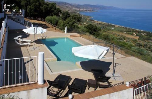 Caronia Villa | Villa DAMMUSO by Local House - private villa infinity pool & seaview