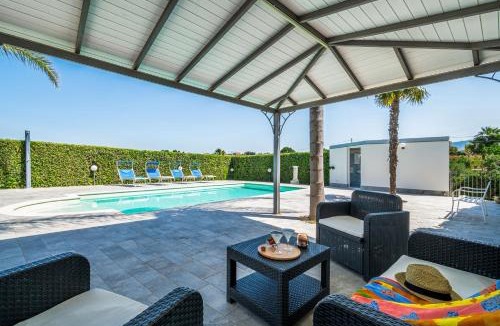 Alcamo Villa | Villa Dell'Ulivo con piscina privata By Sicily Home Solutions