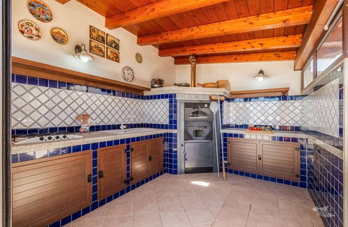 Alcamo Marina Villa | Villa DellOmbra: Heated Pool and Outdoor Kitchen