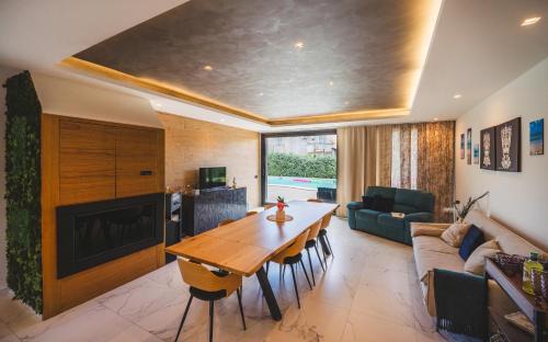 Borgetto Villa | Villa El Secreto, Luxury con piscina, sauna e idromassaggio, 4 camere e 3 bagni, vicina al mare e montagna
