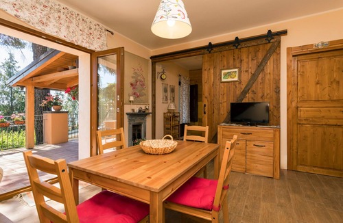 Zafferana Etnea Villa | Villa 'Feudo Algerazzi - Cottage' with Sea View, Private Terrace and Wi-Fi