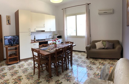 Castellammare del Golfo Apartment | Villa Gelvi. Apartment with equipped terrace, wi-fi and 2 minutes from the sea