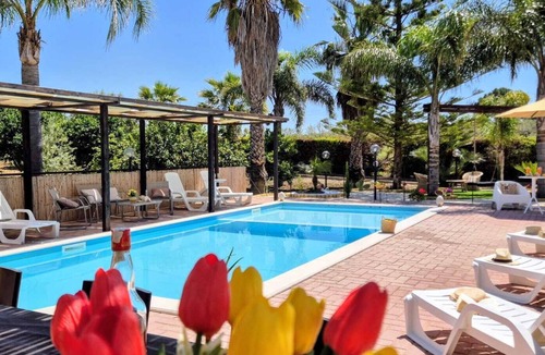 Favara Villa | Villa Gioiosa 5BR Villa:Gated Pool, Pizza Oven, BBQ,AC & WiFi, Perfect for Families
