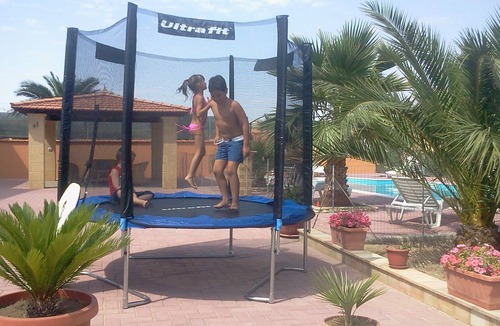 Favara Villa | Villa Gioiosa 5BR Villa:Gated Pool, Pizza Oven, BBQ,AC & WiFi, Perfect for Families