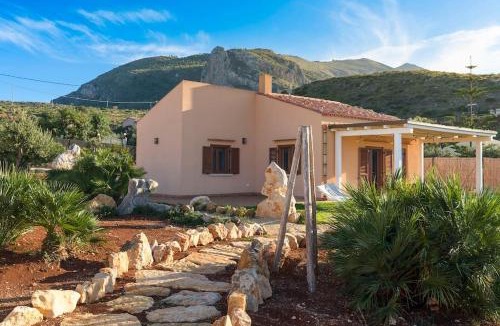Castellammare del Golfo Villa | Villa Guidaloca Cala Bianca