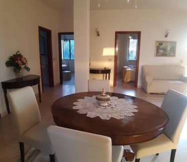 Regalbuto Apartment | Villa Guido