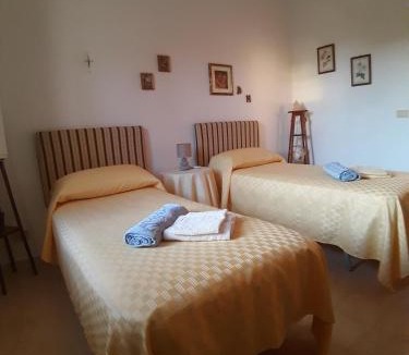 Regalbuto Apartment | Villa Guido