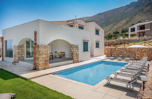 Castellammare del Golfo House | Villa Hemèra, pool and relaxation a few minutes from Scopello